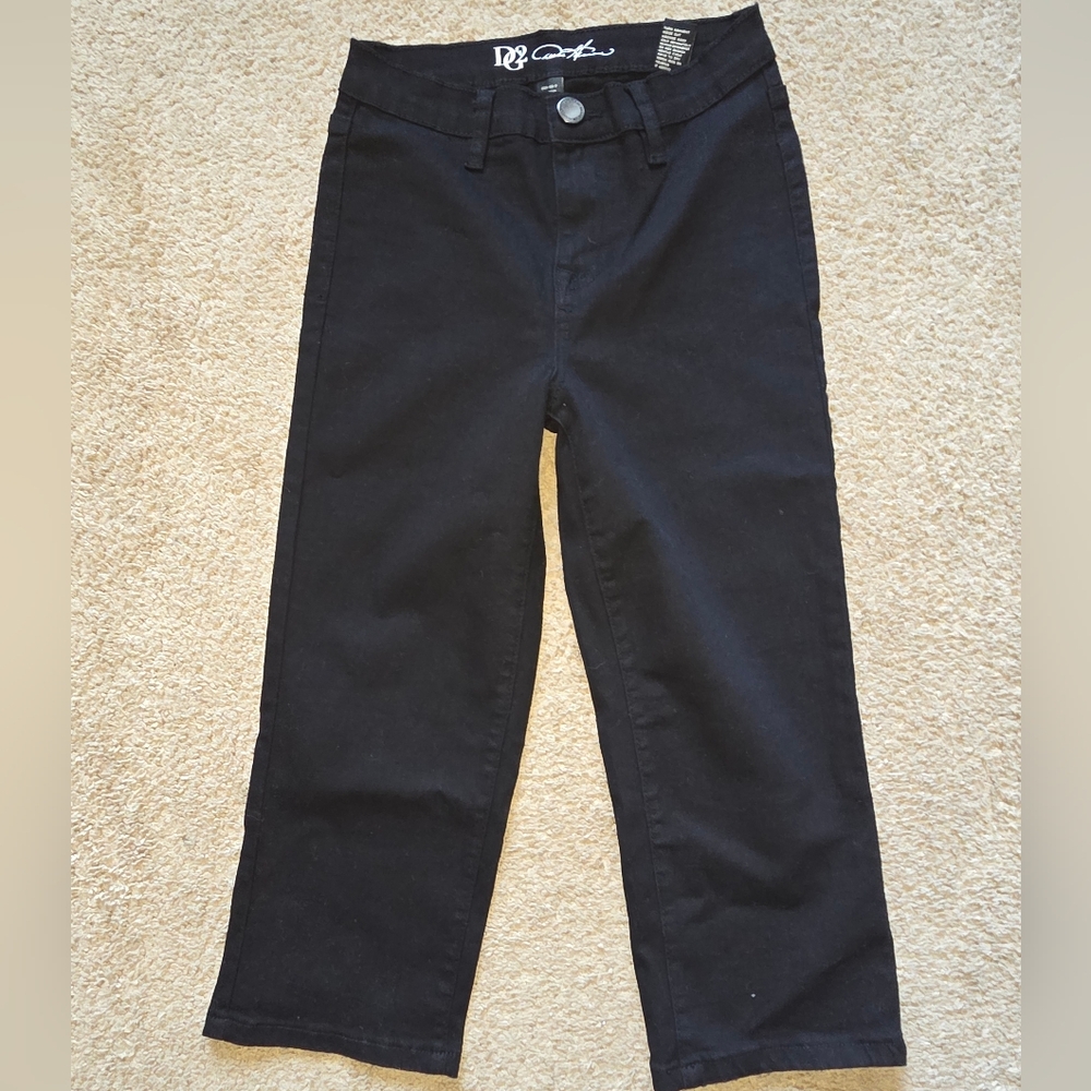 DG2 Straight-Leg Capris